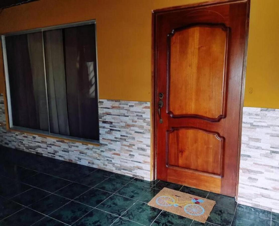 Casa Kros Quepos Exterior photo